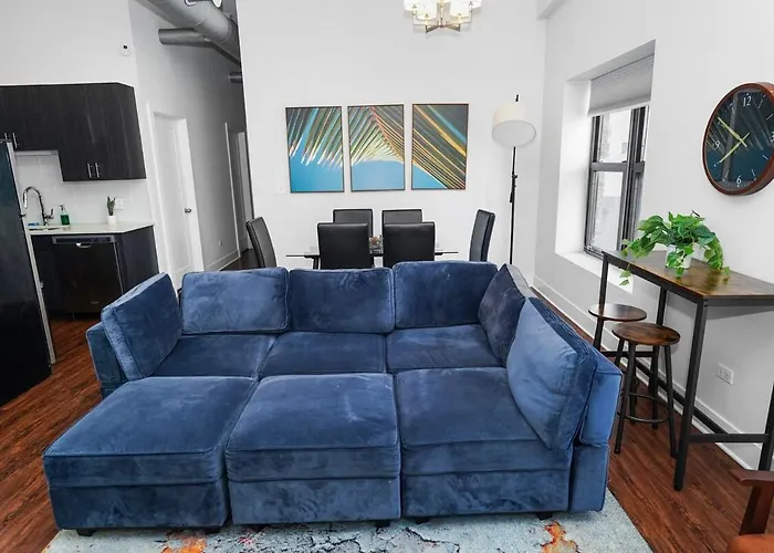 Spacious 3br 420 Friendly Near Mccormick Place, Lakefront And Soldier Field Apartment *