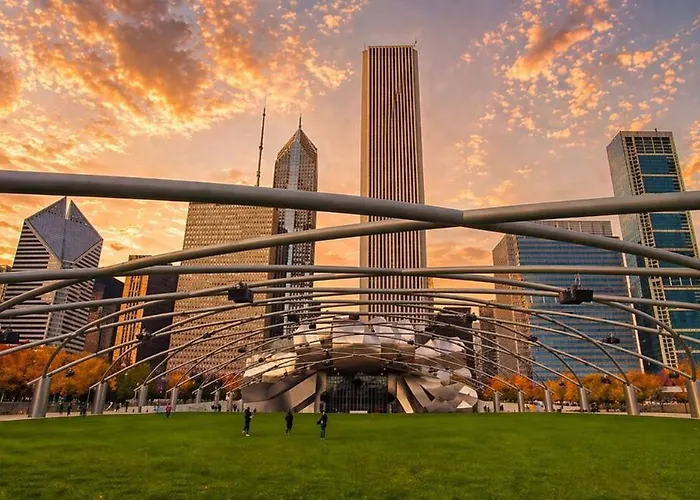 Spacious 3br 420 Friendly Near Mccormick Place, Lakefront And Soldier Field *