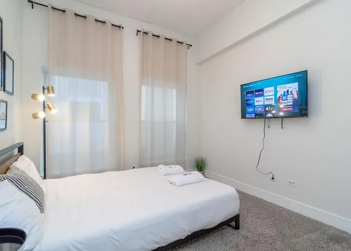 Apartment Spacious 3br 420 Friendly Near Mccormick Place, Lakefront And Soldier Field *